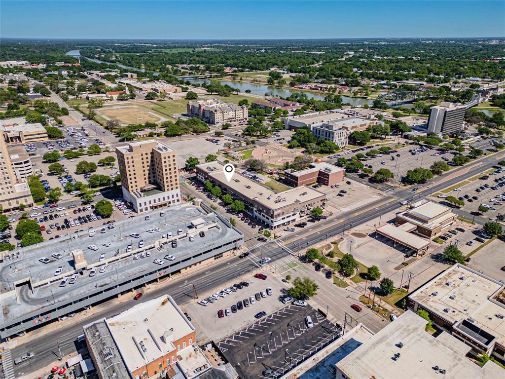 CONDO THE BALCONIES: DOWNTOWN CONDOMINIUMS, - Residential