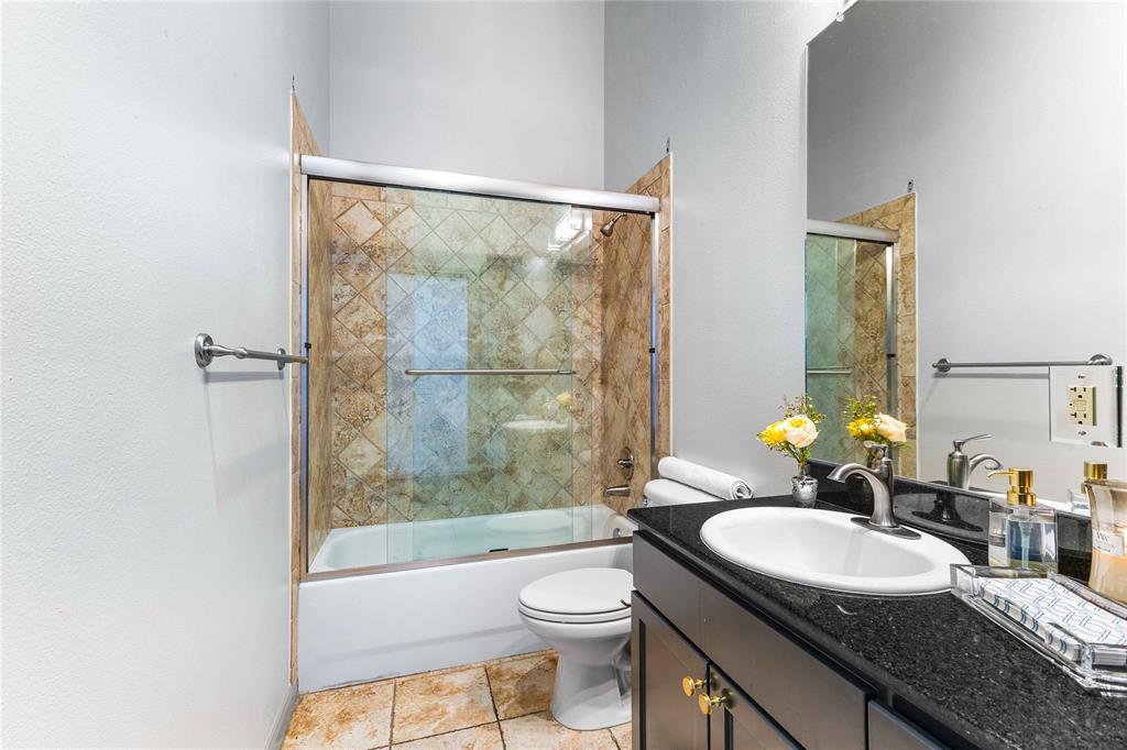 CONDO THE BALCONIES: DOWNTOWN CONDOMINIUMS, - Residential