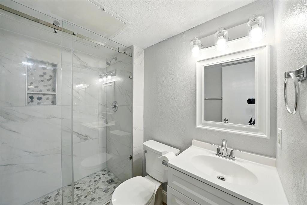 Arlington Oaks Condo - Residential