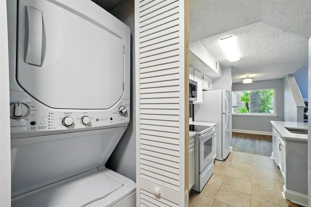 Arlington Oaks Condo - Residential