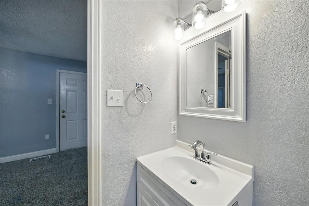 Arlington Oaks Condo - Residential