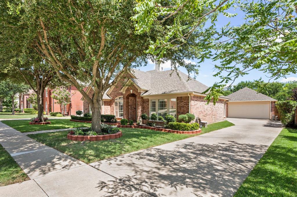 926 Creekbend Drive