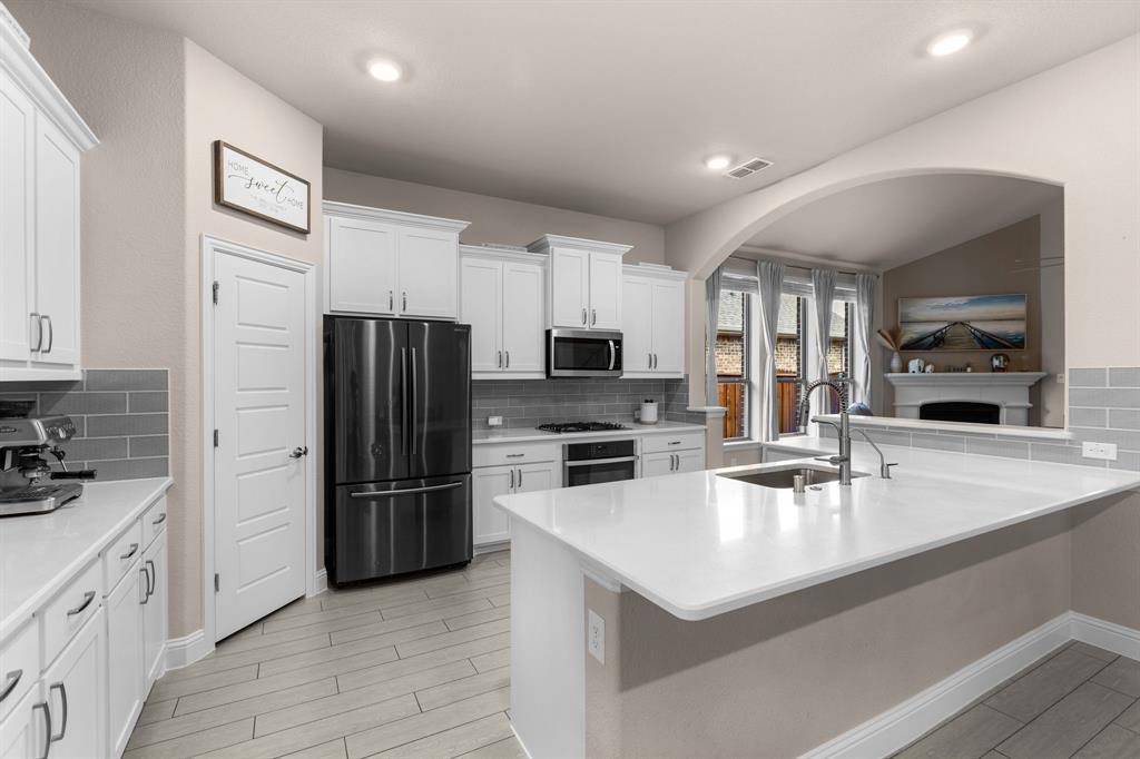 3313 Creekhaven Drive