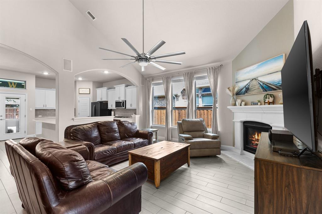 3313 Creekhaven Drive