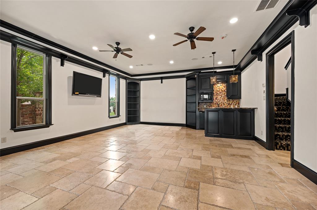 Castleton Manor - Residential