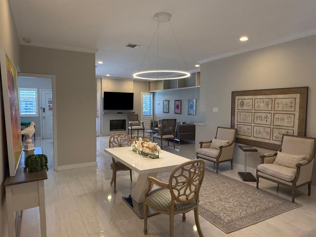 Royal Lane Condos 5800 - Residential