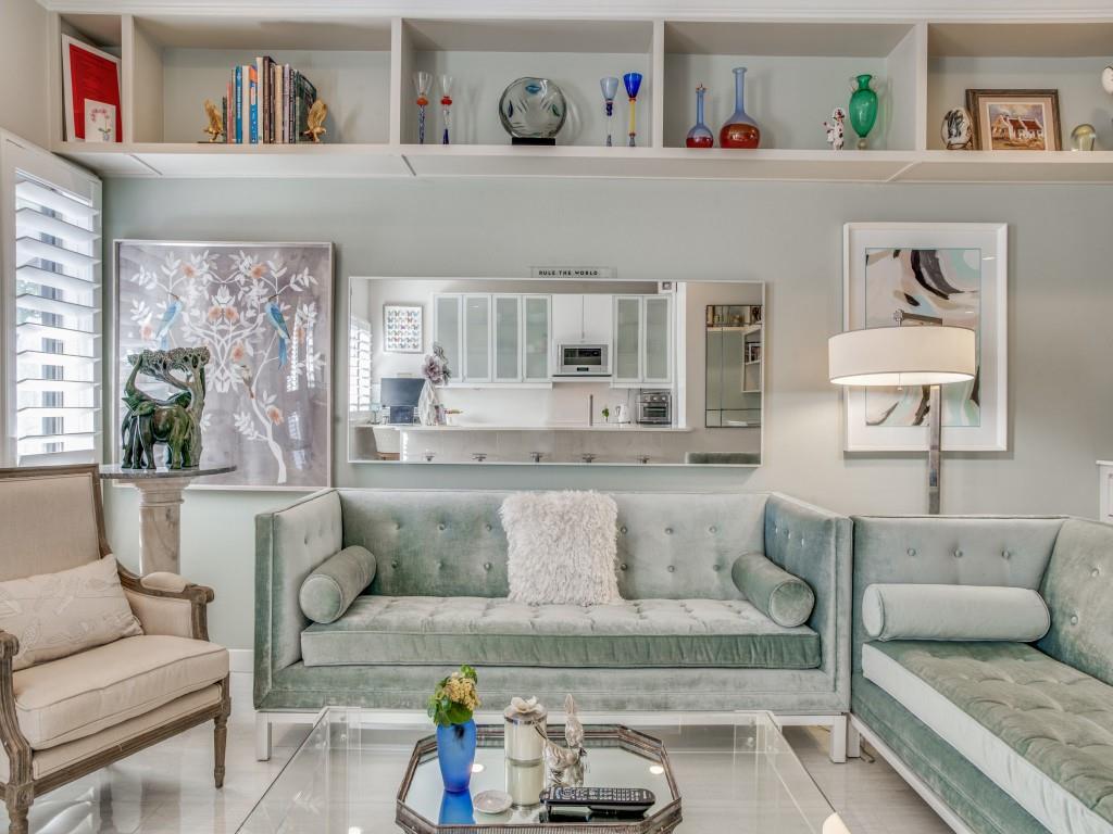 Royal Lane Condos 5800 - Residential