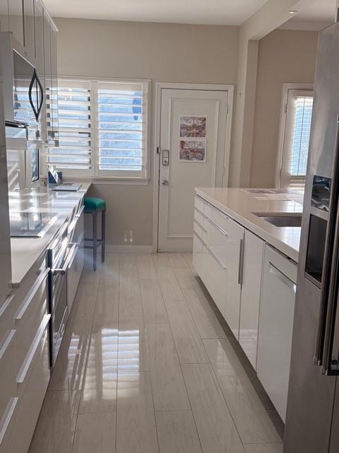 Royal Lane Condos 5800 - Residential