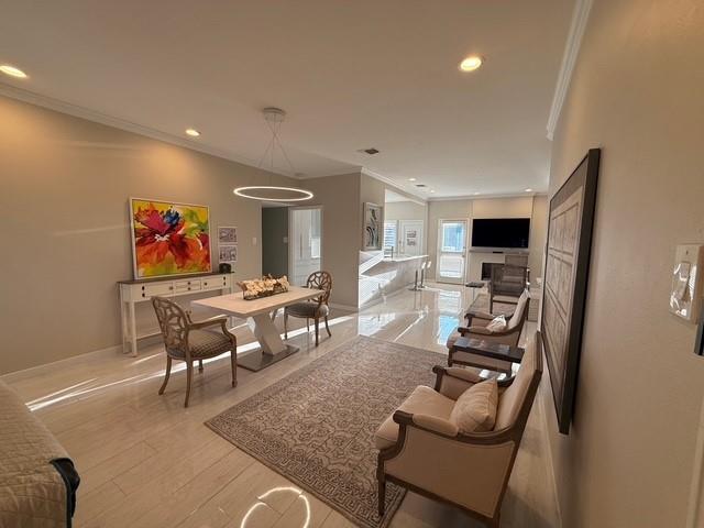 Royal Lane Condos 5800 - Residential