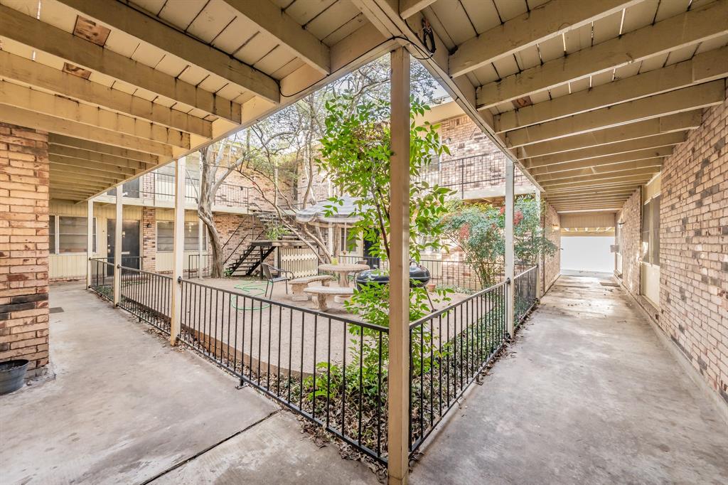 Chamberlain Arlington Heights - Residential Lease