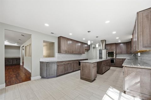 Photo of 205 Yacht Club Drive, Rockwall, TX 75032 (MLS # 21089589)