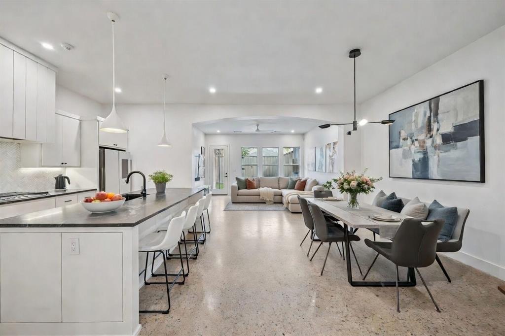 5104 Vandelia Street