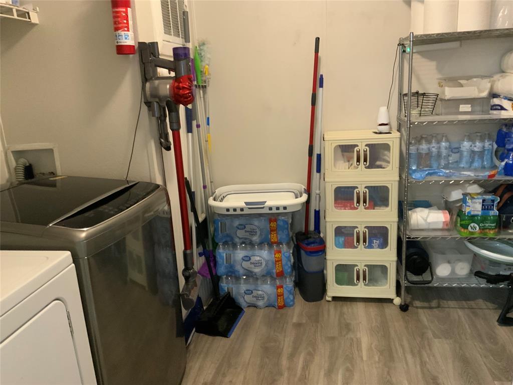 Whiskers By The Lake - Residential