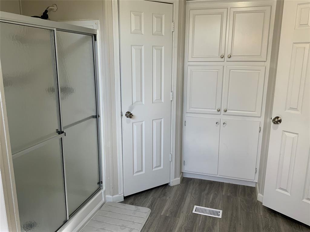 Whiskers By The Lake - Residential