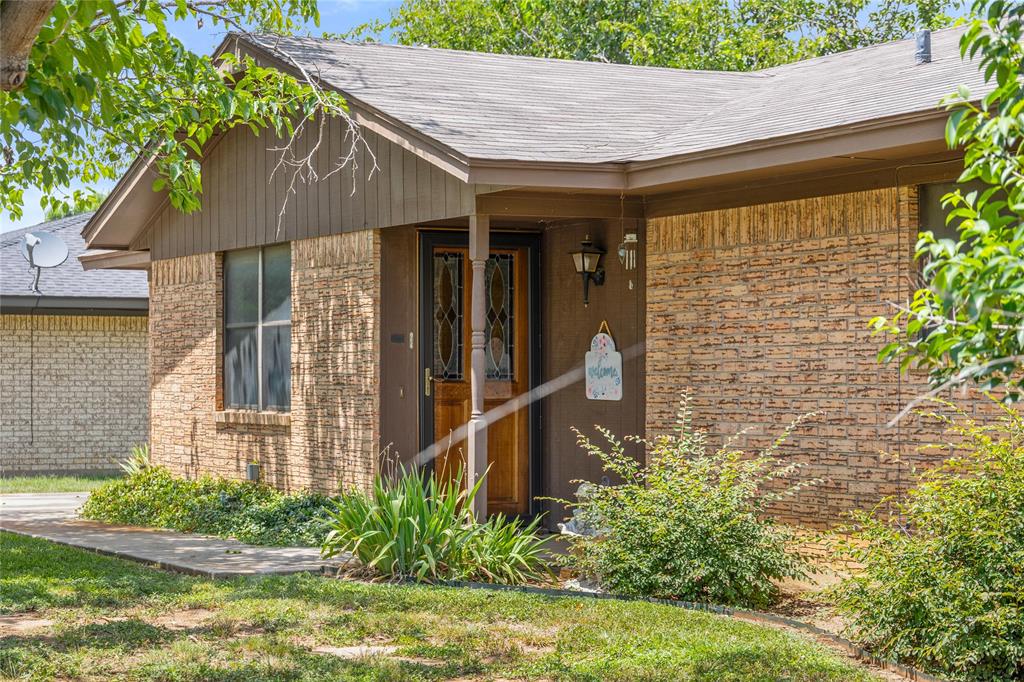 View Brownwood, TX 76801 house