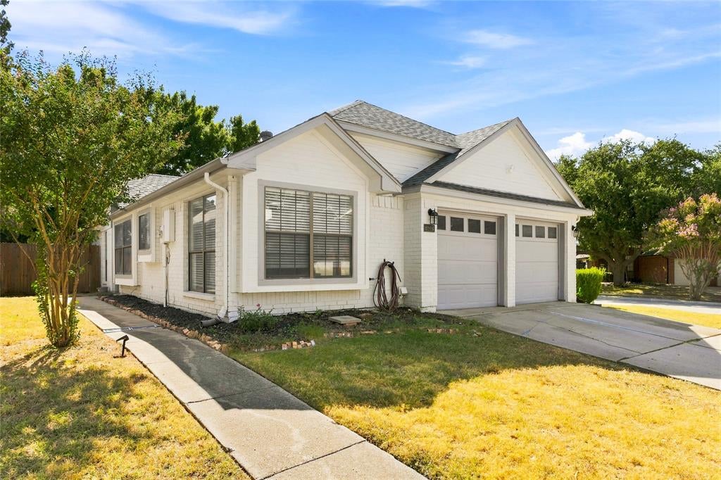 6813 Hickory Creek