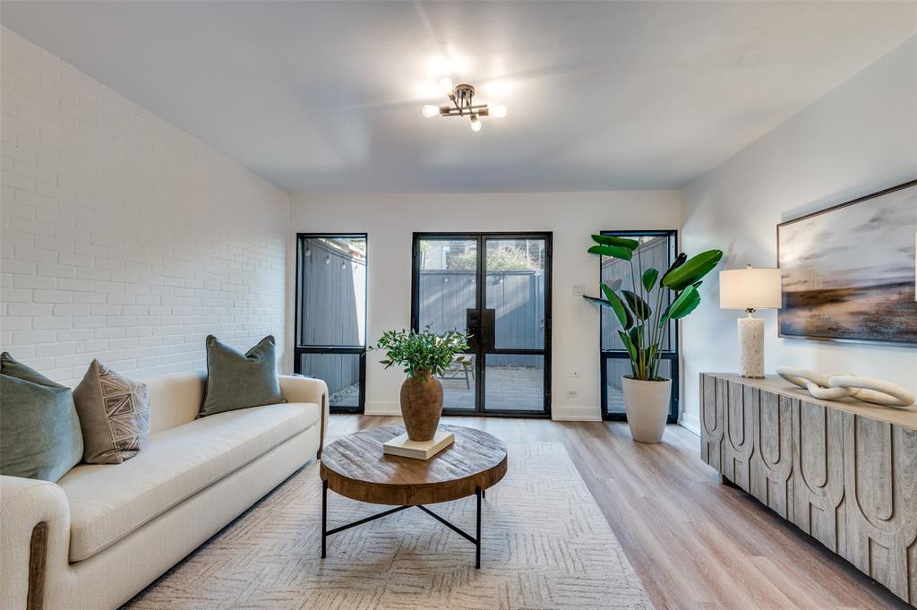 3609 Hawthorne Avenue