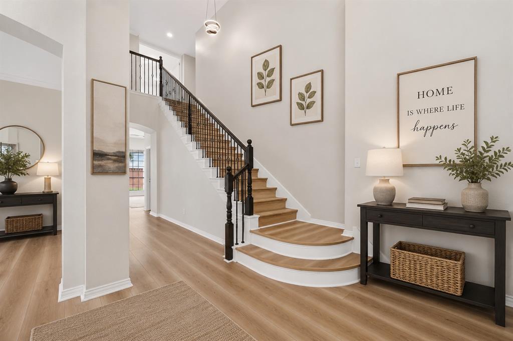 2717 Whispering Trail