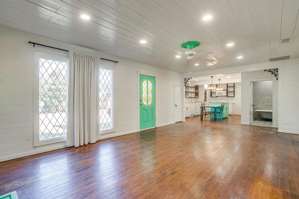619 W Live Oak Street