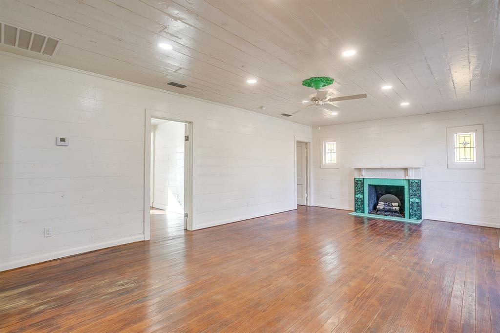 619 W Live Oak Street