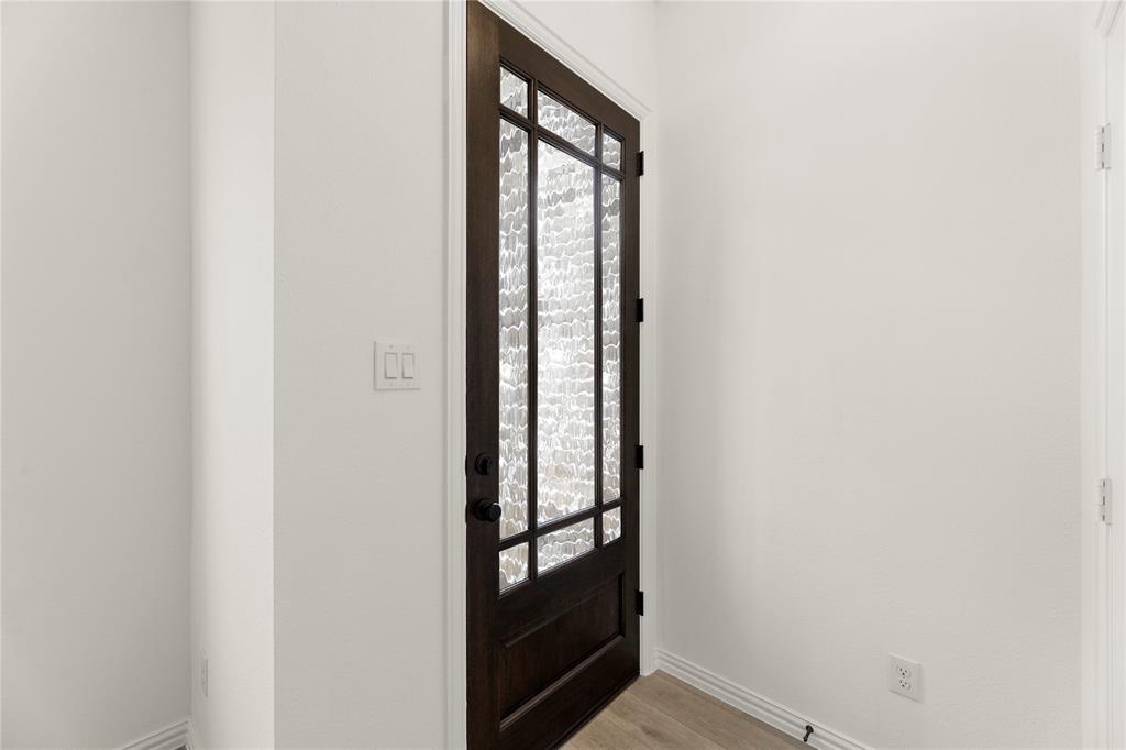 921 Janwood