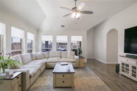Photo of 1316 Stoneleigh Place, Aubrey, TX 76227 (MLS # 21267299)