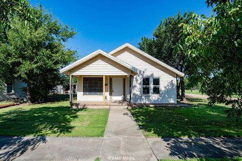 802 S Anson Street Stamford TX 79553