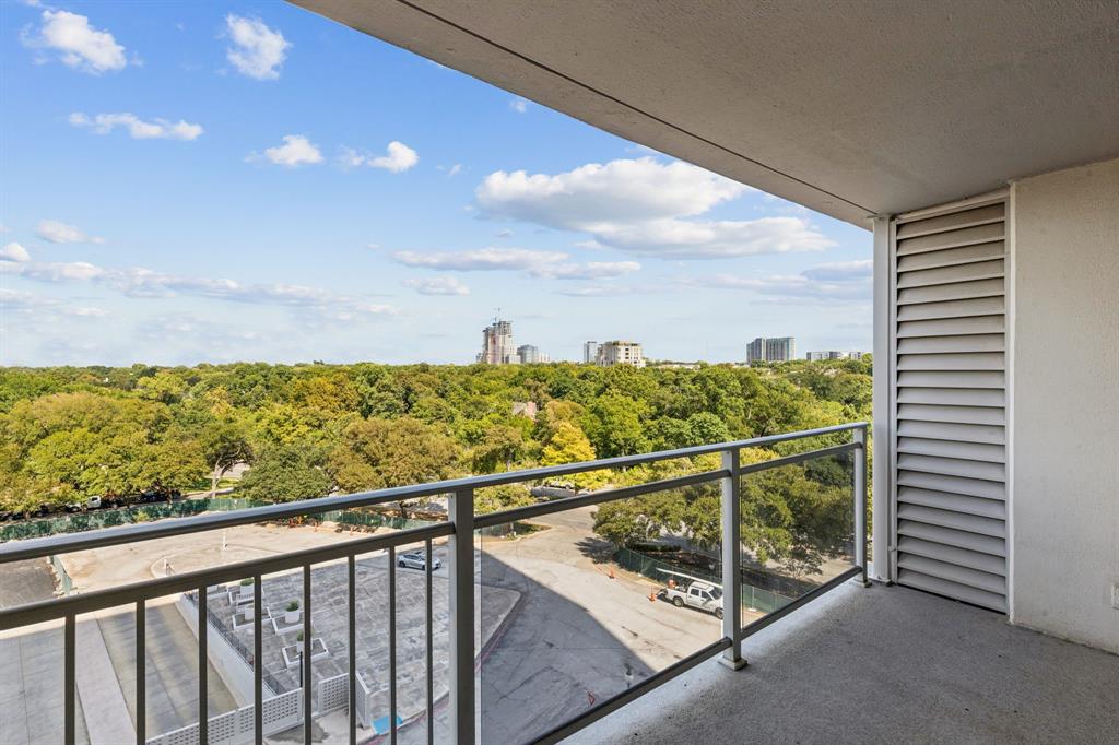 Twenty-One Turtle Creek Condo - Residential Lease