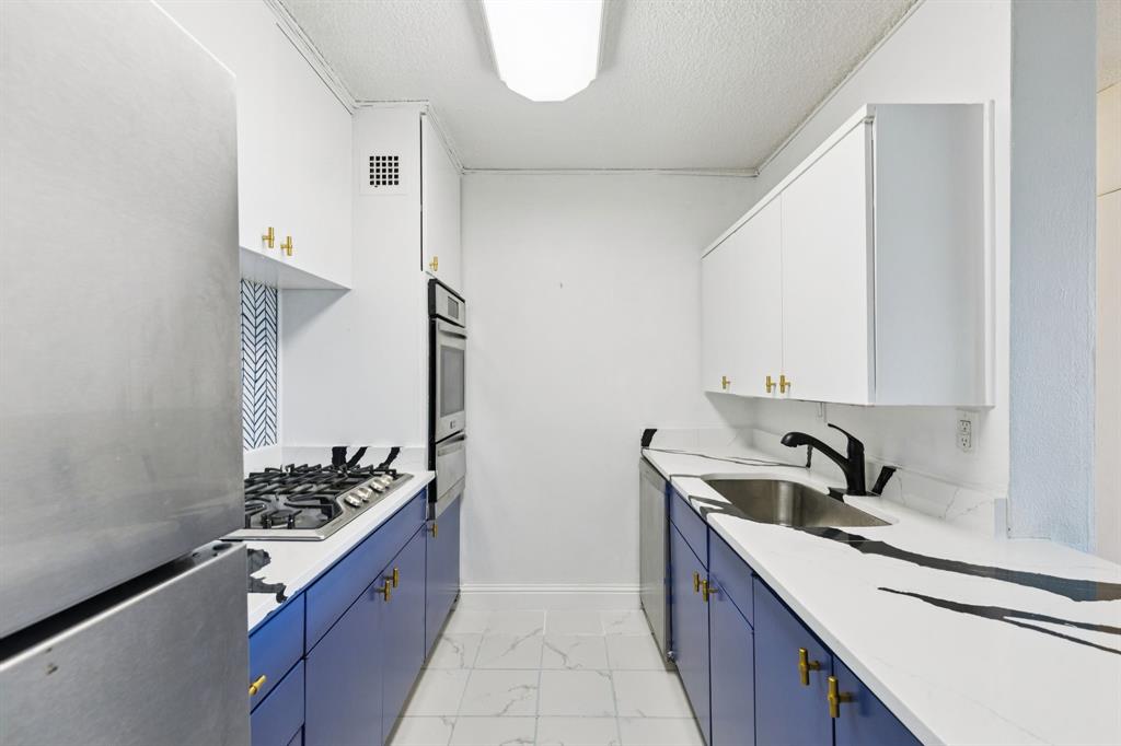 Twenty-One Turtle Creek Condo - Residential Lease