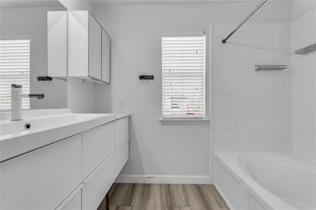 Oak Point Estates - Residential