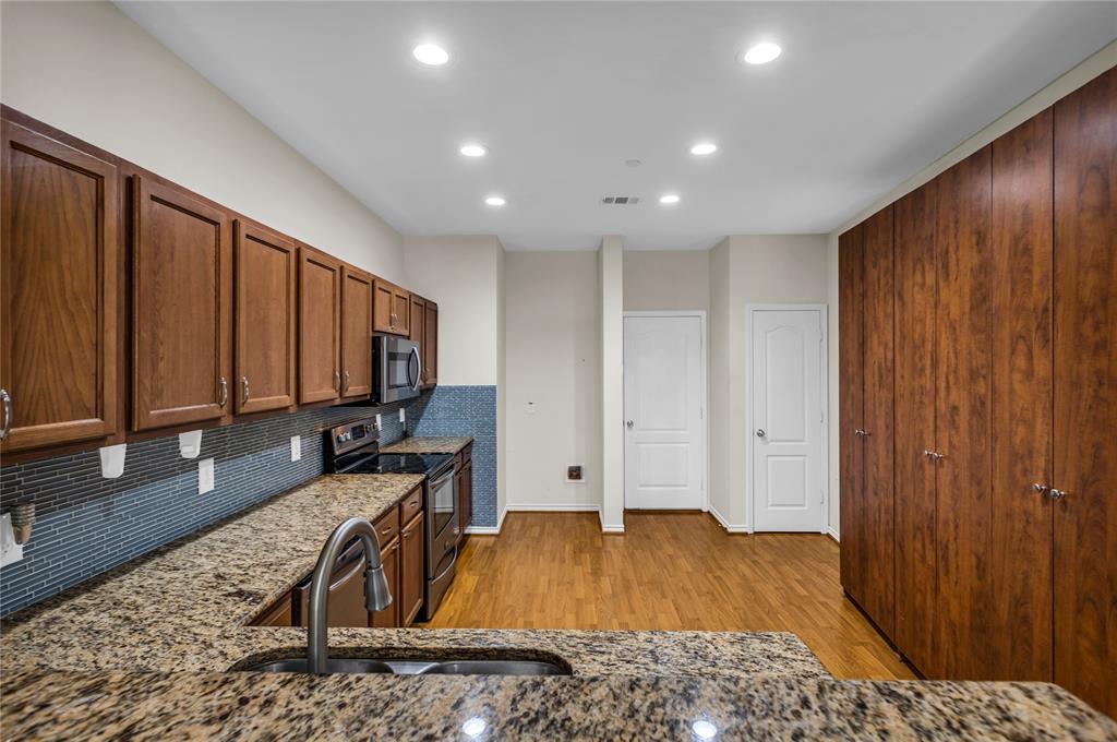 Oak Point Estates - Residential