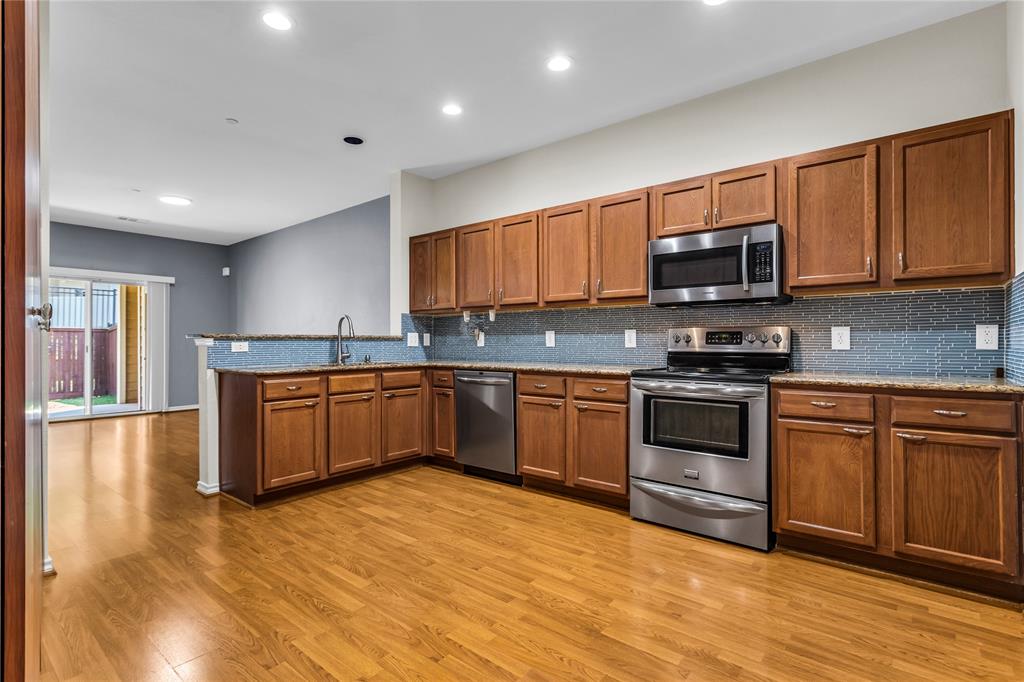 Oak Point Estates - Residential