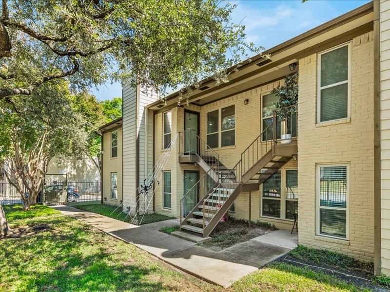 One Steppington Place Condos - Residential Lease