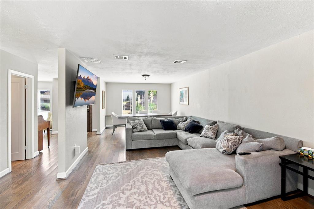 12235 Treeview Lane