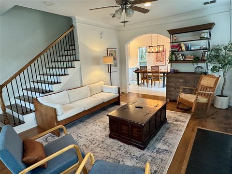 Photo of 1953 Owasso Street, Fort Worth, TX 76107 (MLS # 21330863)