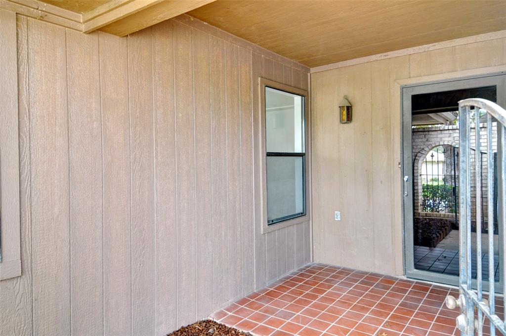 Photo 4 of 36 of 2405 Avonhill Drive house