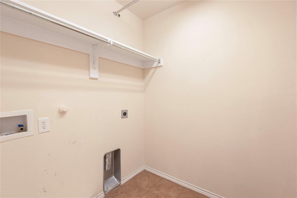 Pasquinellis Village On The Green - Residential