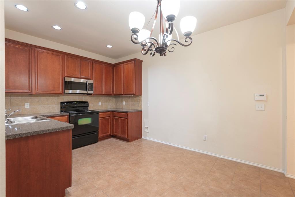 Pasquinellis Village On The Green - Residential