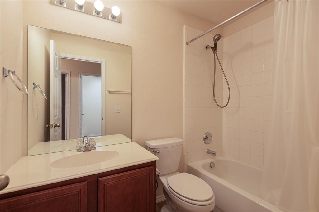 Pasquinellis Village On The Green - Residential