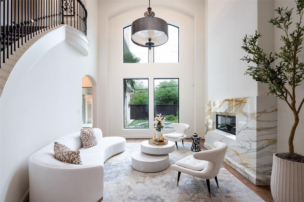 ROYAL CREST - Residential