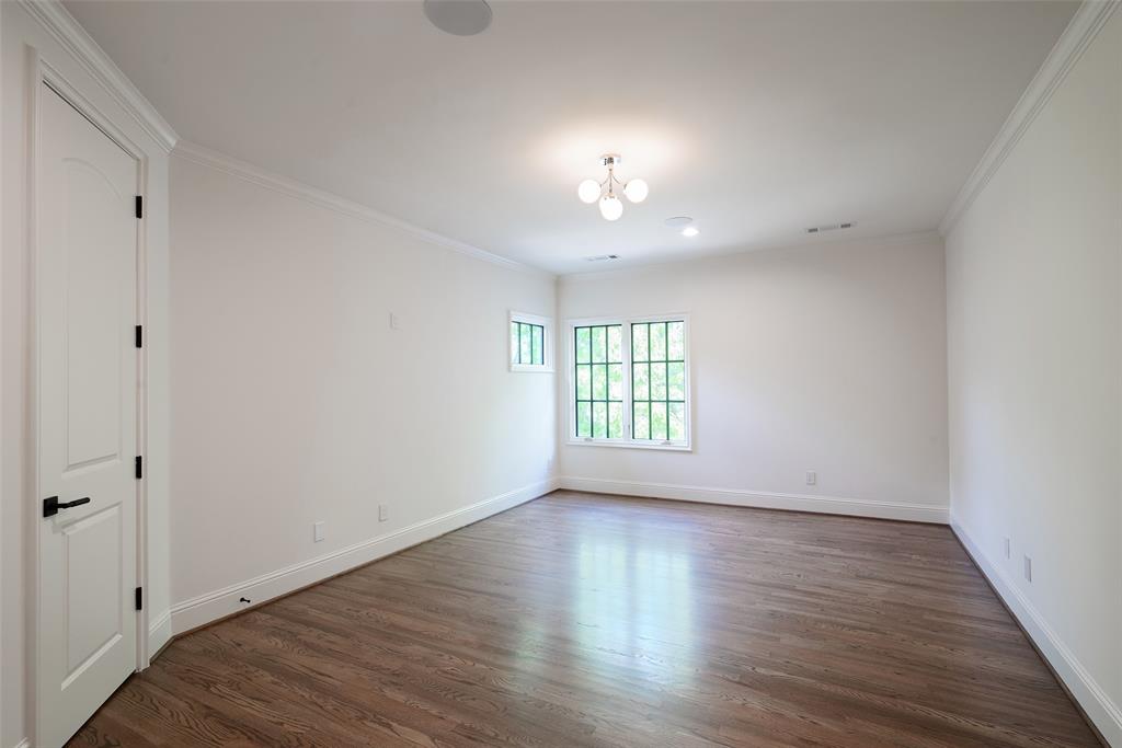 ROYAL CREST - Residential