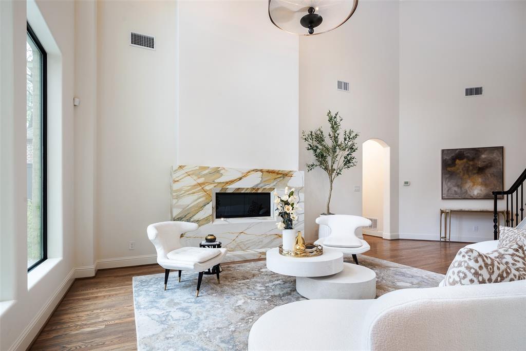 ROYAL CREST - Residential