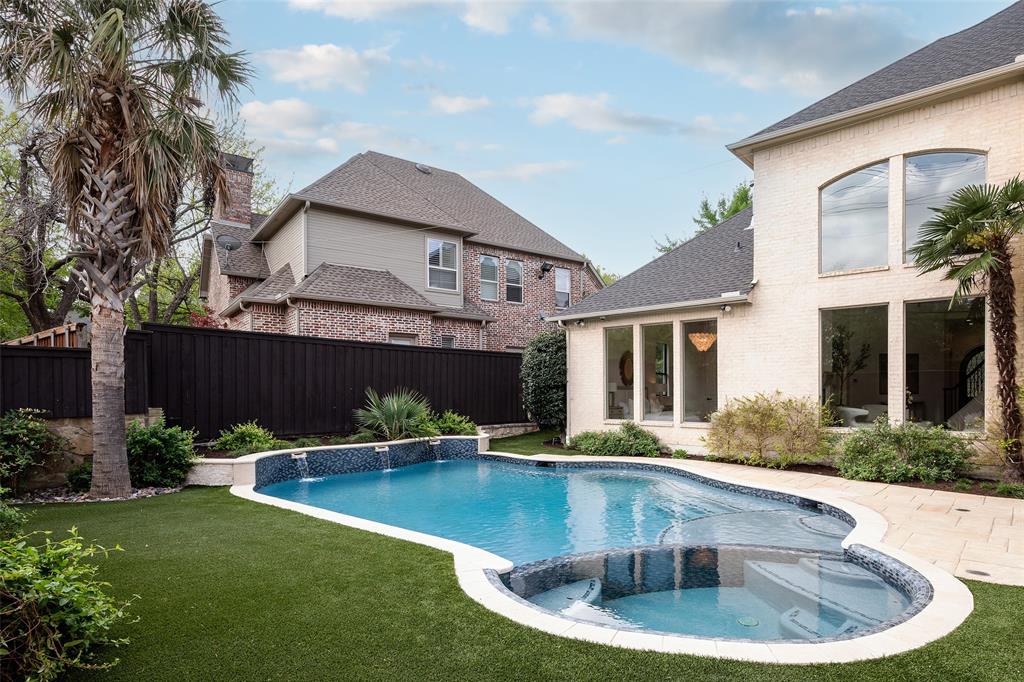 ROYAL CREST - Residential