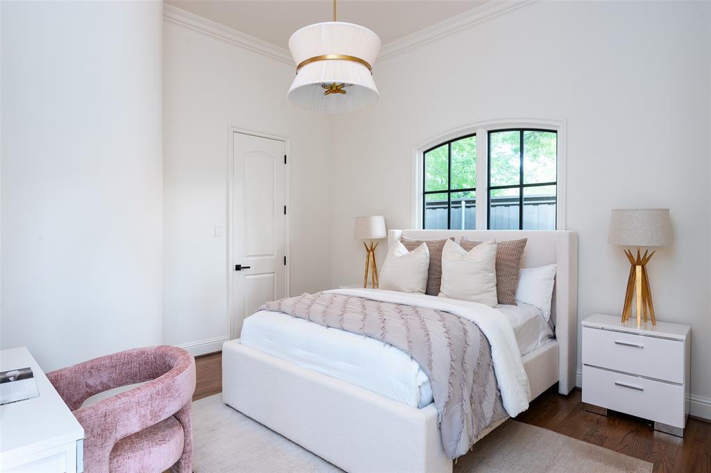 ROYAL CREST - Residential