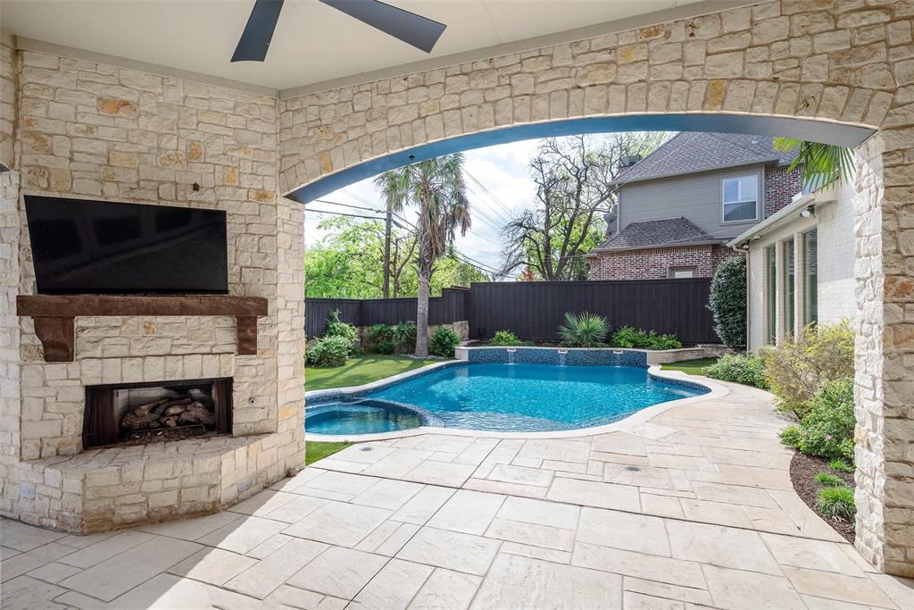 ROYAL CREST - Residential