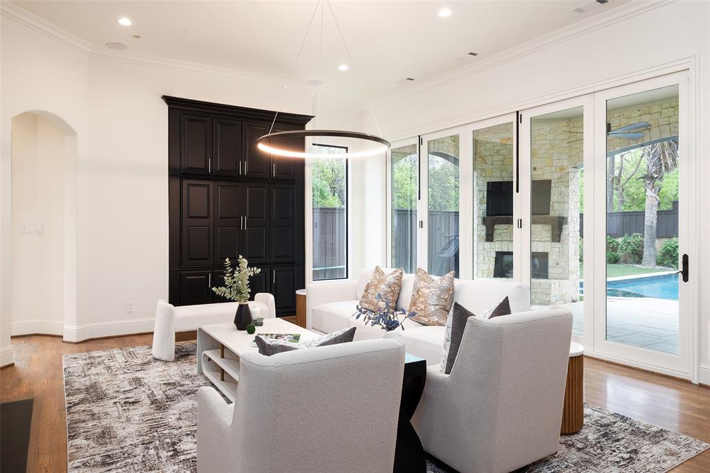 ROYAL CREST - Residential