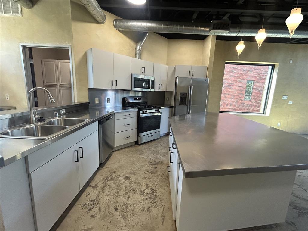 Schaumburg Loft Condominimum - Residential