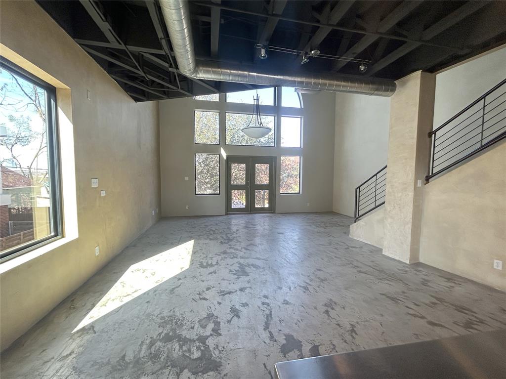 Schaumburg Loft Condominimum - Residential