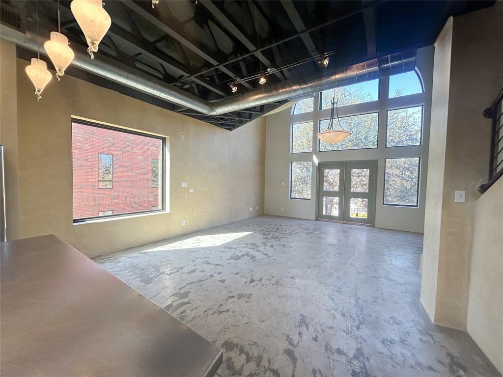 Schaumburg Loft Condominimum - Residential