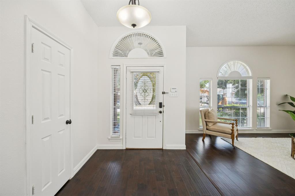 6909 Wickliff Trail